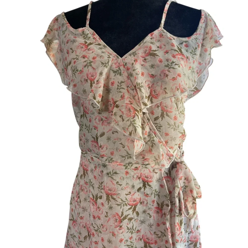 NWT Exhilaration Floral‎ Print Cold Shoulder Wrap Dress  Size M